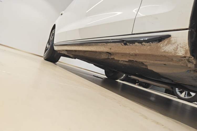 Used Audi A4L 2023 40 TFSI Bang & Olufsen Starry Night Edition Right Side Sill