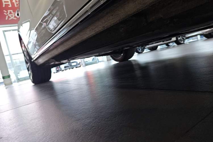 Used Audi A4L 2023 40 TFSI Luxury Dynamic Model Right Side Sill