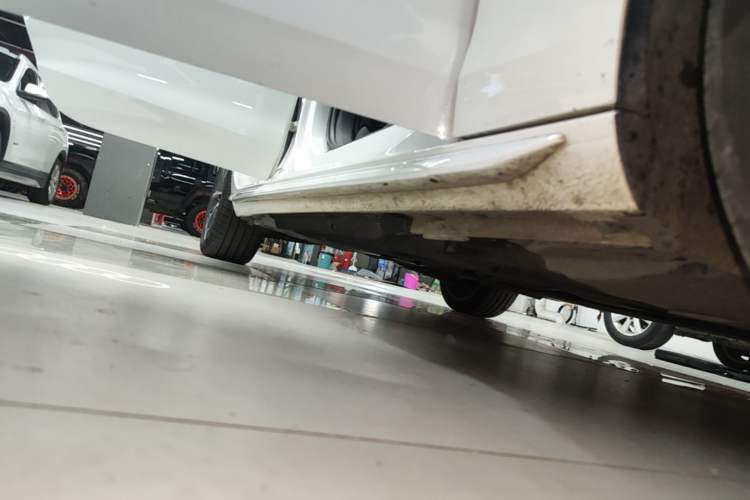 Used Audi A4L 2023 40 TFSI Fashion Dynamic Model Right Side Sill