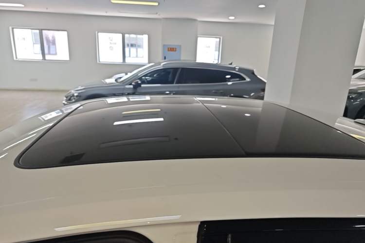 Used Audi A4L 2023 40 TFSI Luxury Dynamic Model Roof