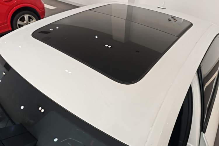 Used Audi A4L 2023 40 TFSI Luxury Dynamic Model Roof