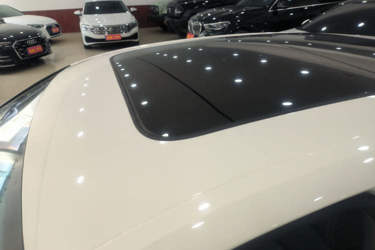 Used Audi A4L 2023 40 TFSI Luxury Dynamic Model Roof
