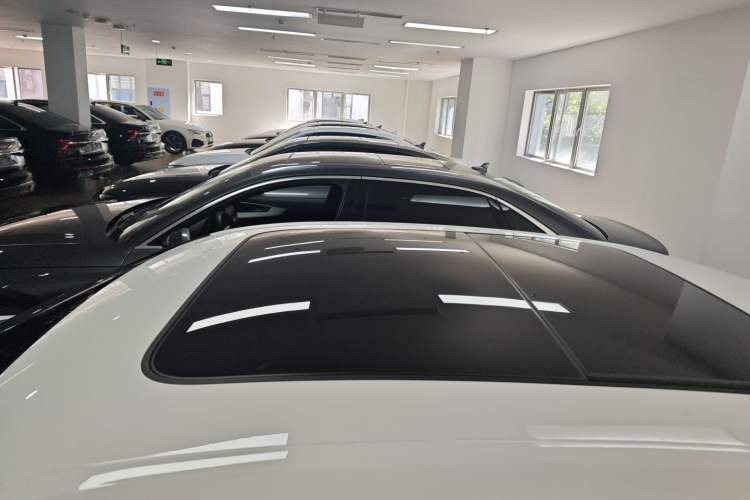 Used Audi A4L 2023 40 TFSI Luxury Dynamic Model Roof