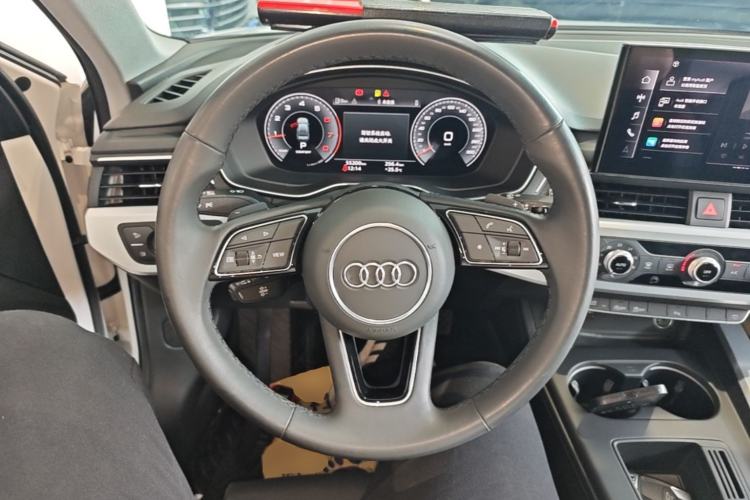 Used Audi A4L 2023 40 TFSI Fashion Dynamic Model Steering Wheel