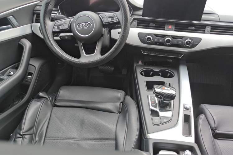 Used Audi A4L 2023 40 TFSI Fashion Dynamic Model Steering Wheel