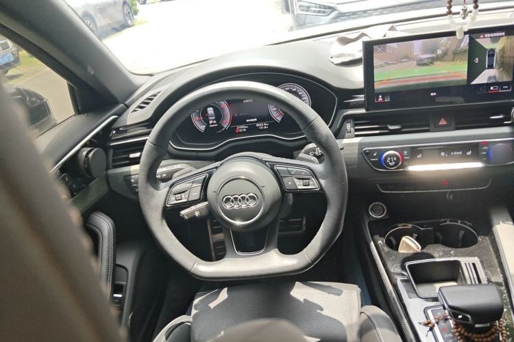 Used Audi A4L 2023 40 TFSI Luxury Dynamic Model Steering Wheel