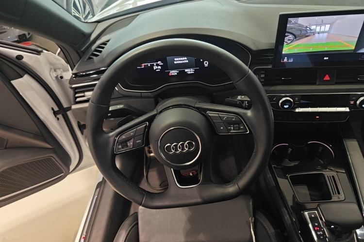 Used Audi A4L 2023 40 TFSI Bang & Olufsen Starry Night Edition Steering Wheel