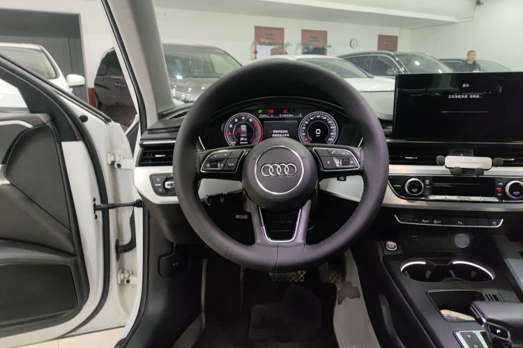 Used Audi A4L 2023 40 TFSI Fashion Dynamic Model Steering Wheel