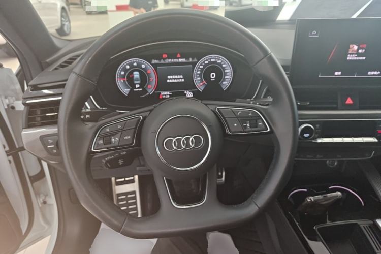 Used Audi A4L 2023 40 TFSI quattro Luxury Dynamic Edition Steering Wheel