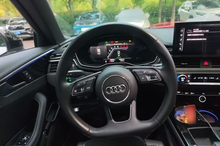 Used Audi A4L 2023 40 TFSI Luxury Dynamic Model Steering Wheel