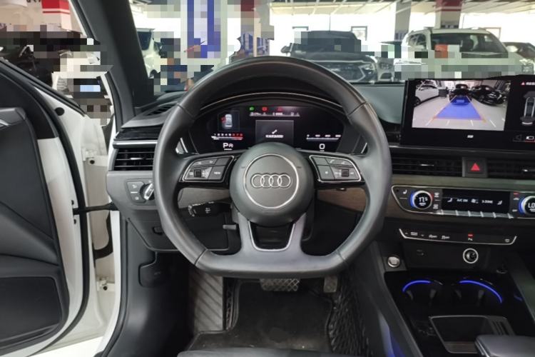 Used Audi A4L 2023 40 TFSI Luxury Dynamic Model Steering Wheel