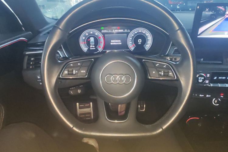 Used Audi A4L 2023 40 TFSI Luxury Dynamic Model Steering Wheel