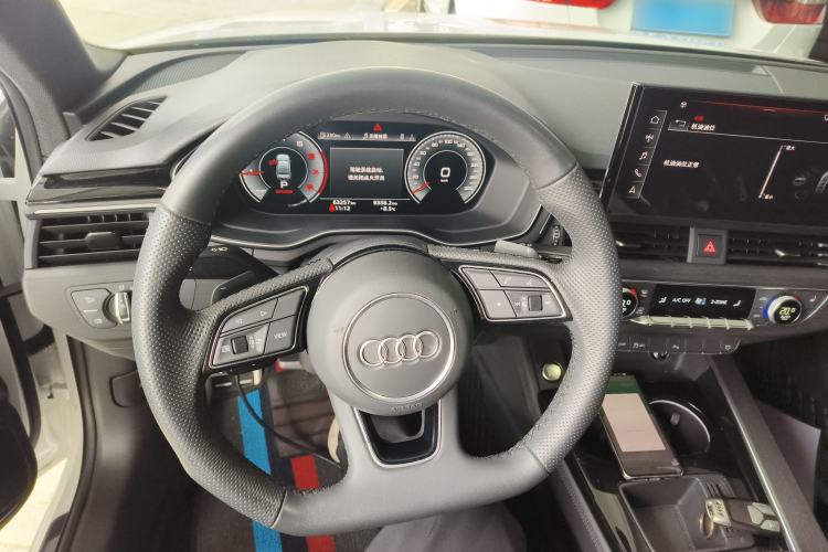 Used Audi A4L 2023 40 TFSI Luxury Dynamic Model Steering Wheel