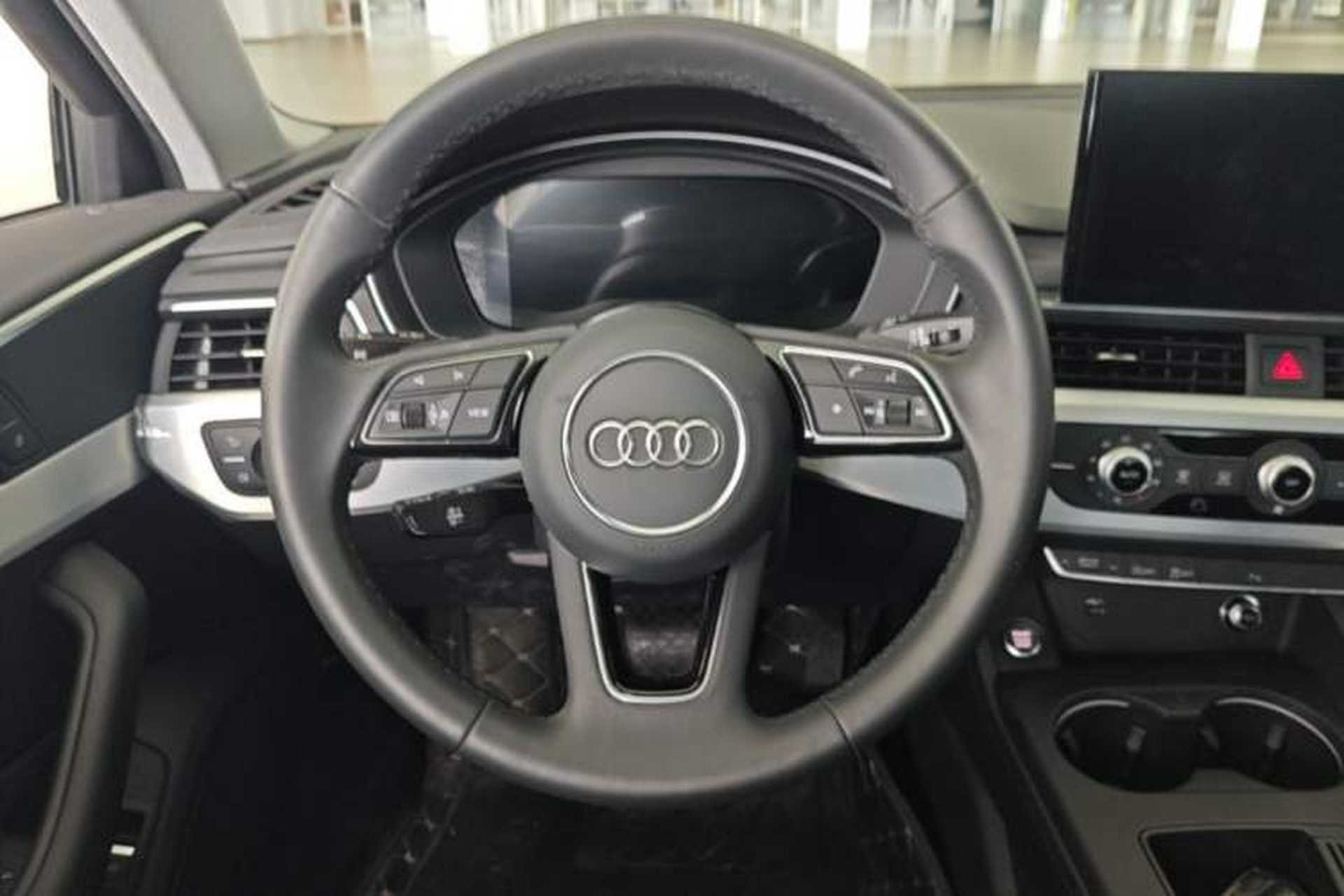 Used Audi A4L 2023 40 TFSI Fashion Dynamic Model Steering Wheel