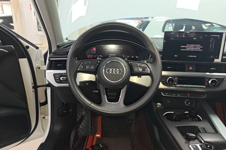 Used Audi A4L 2023 40 TFSI Fashion Dynamic Model Steering Wheel
