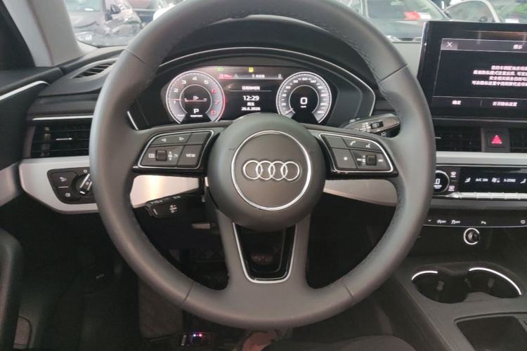 Used Audi A4L 2023 40 TFSI Fashion Dynamic Model Steering Wheel