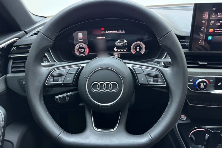 Used Audi A4L 2023 40 TFSI Luxury Dynamic Model Steering Wheel