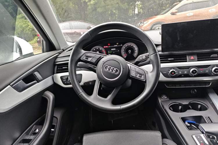 Used Audi A4L 2023 40 TFSI Fashion Dynamic Model Steering Wheel