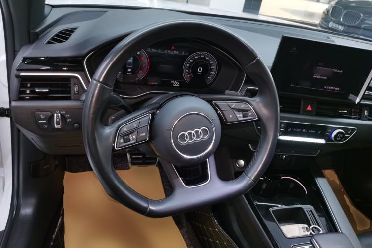 Used Audi A4L 2023 40 TFSI Luxury Dynamic Model Steering Wheel