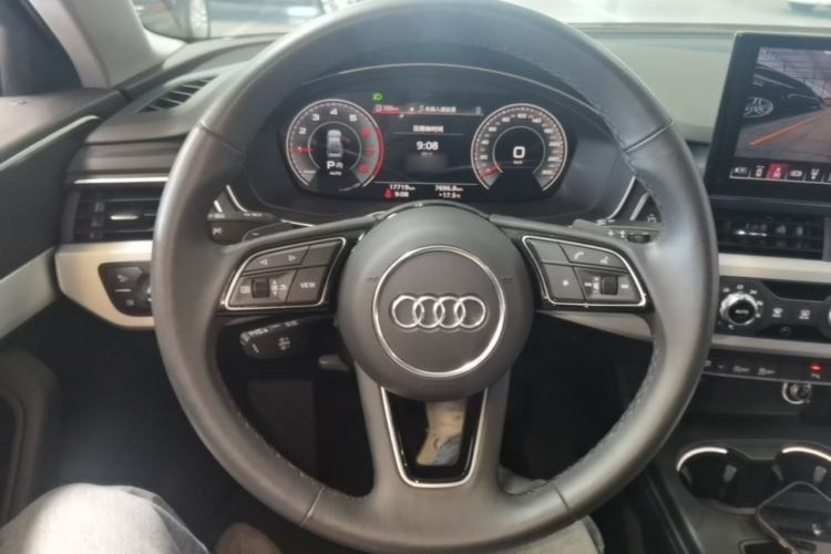 Used Audi A4L 2023 40 TFSI Luxury Dynamic Model Steering Wheel