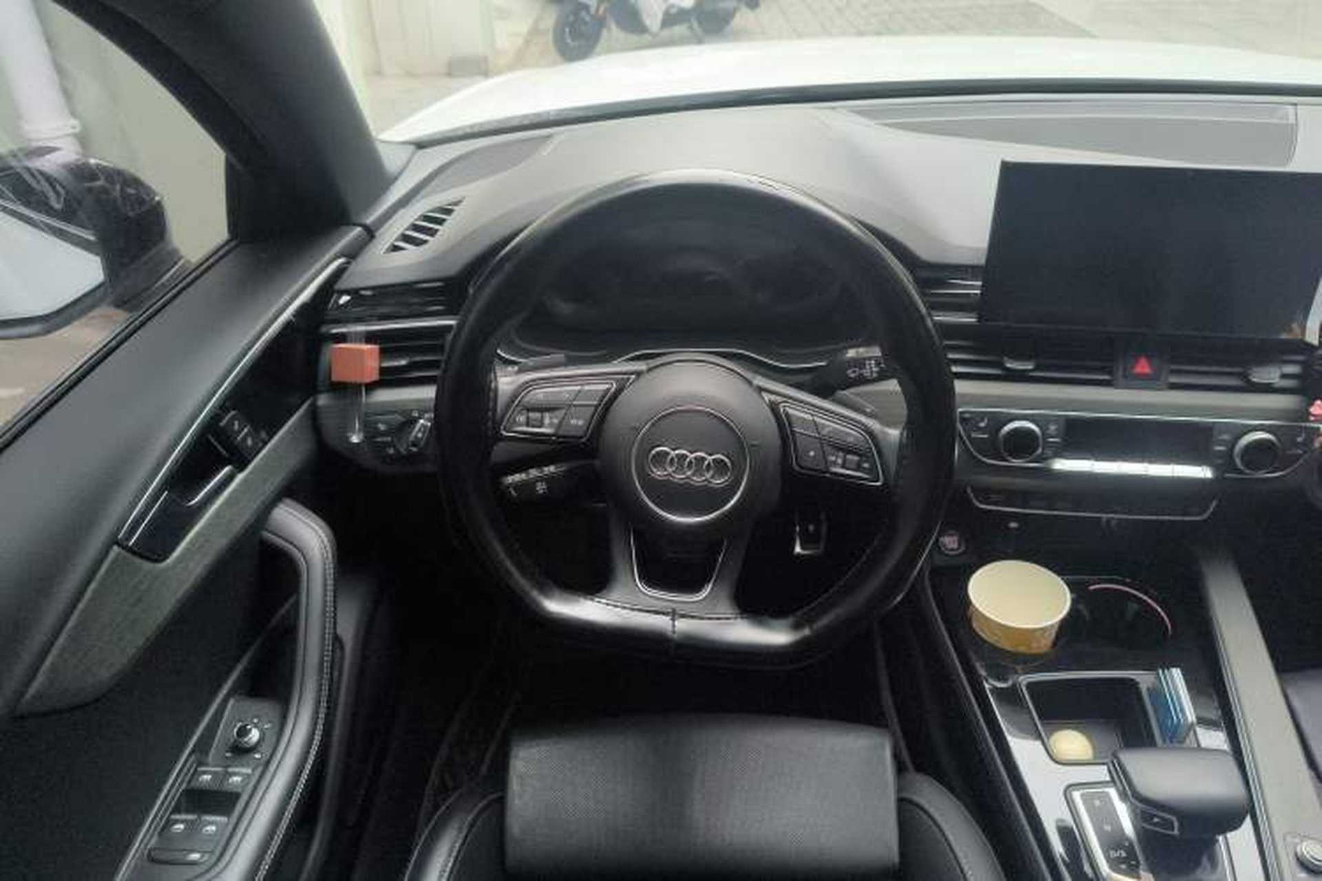 Used Audi A4L 2023 40 TFSI Luxury Dynamic Model Steering Wheel
