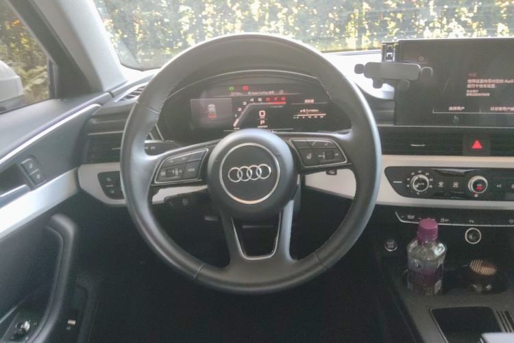 Used Audi A4L 2023 40 TFSI Fashion Dynamic Model Steering Wheel