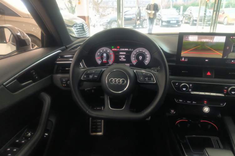 Used Audi A4L 2023 40 TFSI Luxury Dynamic Model Steering Wheel