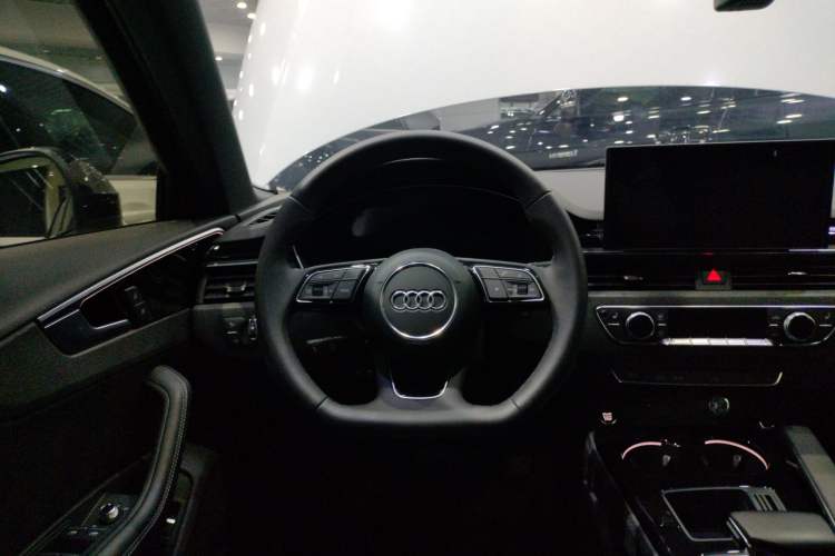 Used Audi A4L 2023 40 TFSI Luxury Dynamic Model Steering Wheel
