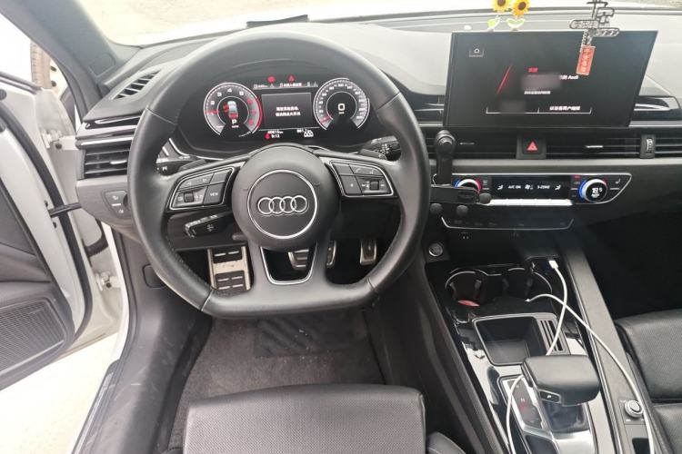 Used Audi A4L 2023 40 TFSI Bang & Olufsen Starry Night Edition Steering Wheel