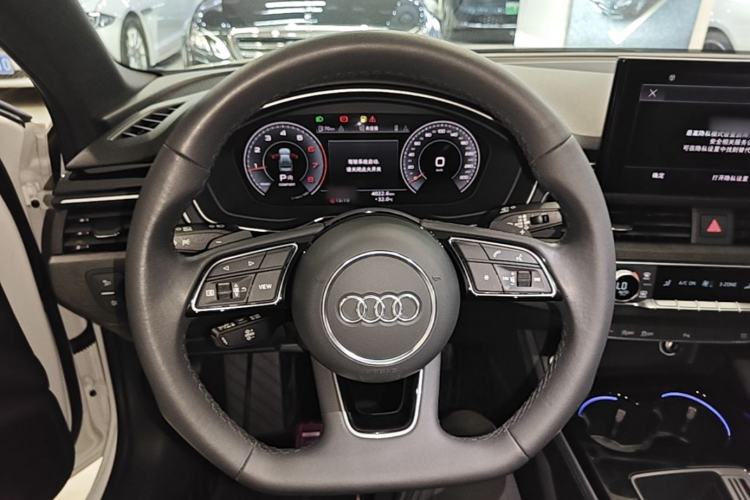 Used Audi A4L 2023 40 TFSI Luxury Dynamic Model Steering Wheel