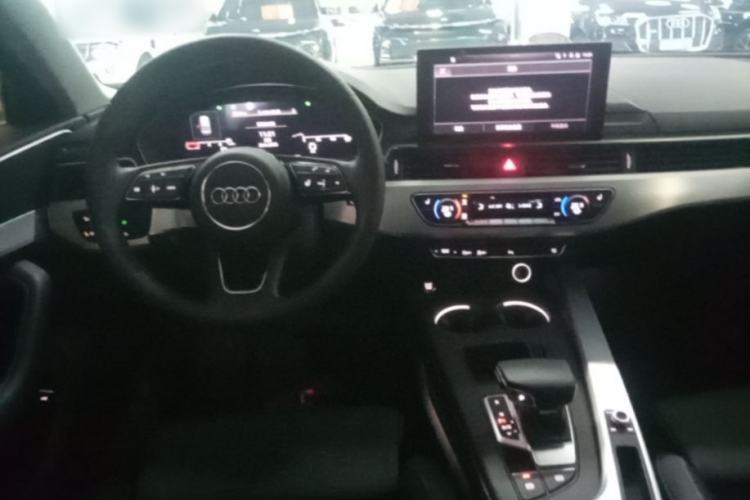 Used Audi A4L 2023 40 TFSI Fashion Dynamic Model Steering Wheel