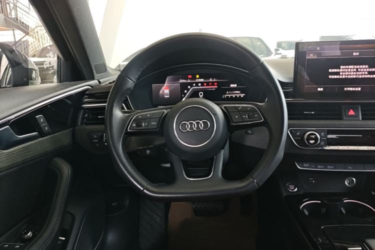 Used Audi A4L 2023 40 TFSI Luxury Dynamic Model Steering Wheel