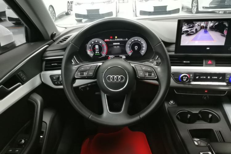 Used Audi A4L 2023 40 TFSI Fashion Dynamic Model Steering Wheel