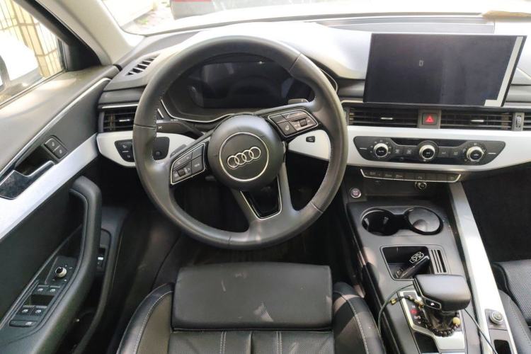 Used Audi A4L 2023 40 TFSI Fashion Dynamic Model Steering Wheel