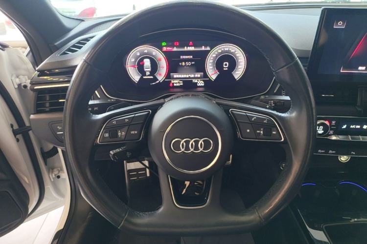 Used Audi A4L 2023 40 TFSI Luxury Dynamic Model Steering Wheel