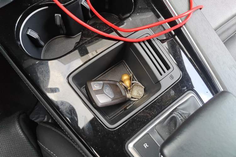 Used Audi A4L 2023 40 TFSI Luxury Dynamic Model Vehicle Key