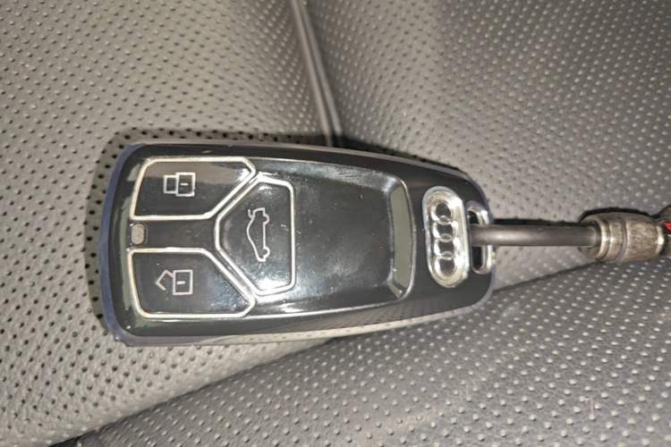 Used Audi A4L 2023 40 TFSI Bang & Olufsen Starry Night Edition Vehicle Key