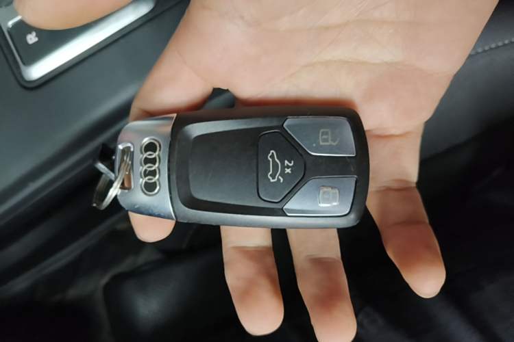 Used Audi A4L 2023 40 TFSI Fashion Dynamic Model Vehicle Key