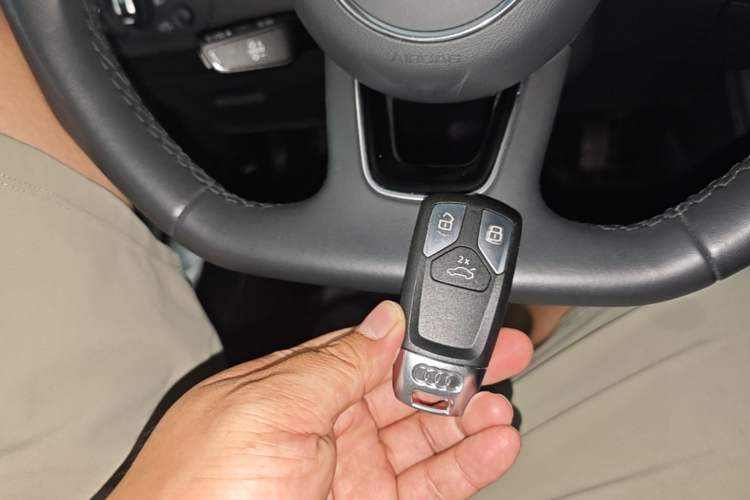 Used Audi A4L 2023 40 TFSI Luxury Dynamic Model Vehicle Key