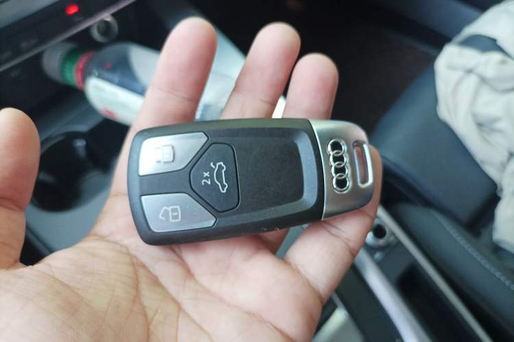 Used Audi A4L 2023 40 TFSI Fashion Dynamic Model Vehicle Key