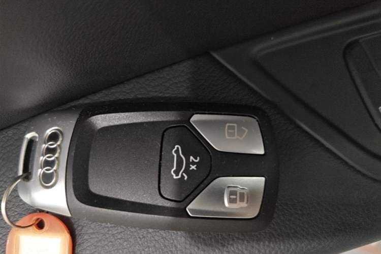 Used Audi A4L 2023 40 TFSI Fashion Dynamic Model Vehicle Key