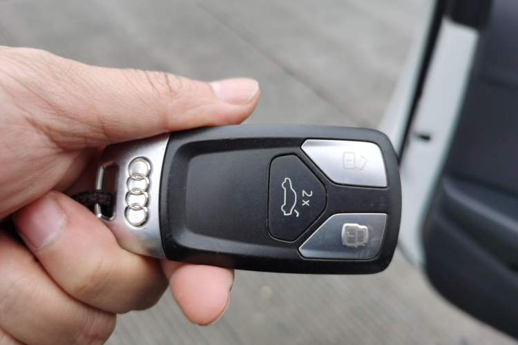 Used Audi A4L 2023 40 TFSI Fashion Dynamic Model Vehicle Key