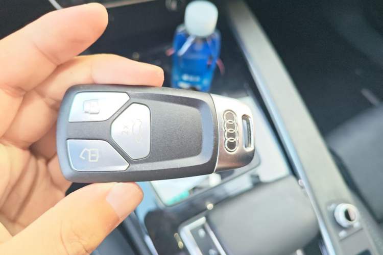 Used Audi A4L 2023 40 TFSI Luxury Dynamic Model Vehicle Key