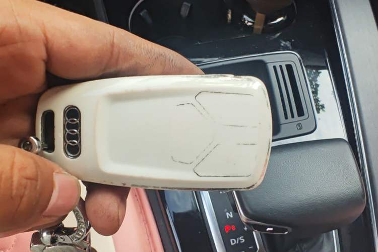 Used Audi A4L 2023 40 TFSI Luxury Dynamic Model Vehicle Key