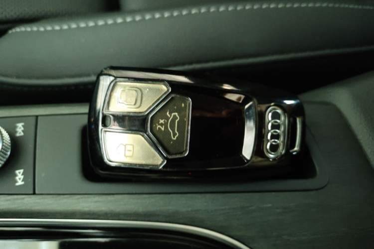 Used Audi A4L 2023 40 TFSI Luxury Dynamic Model Vehicle Key