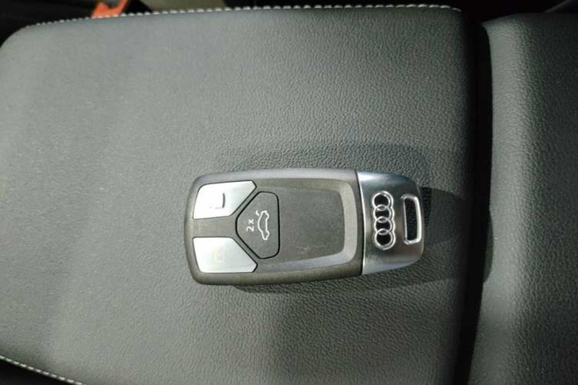 Used Audi A4L 2023 40 TFSI Luxury Dynamic Model Vehicle Key