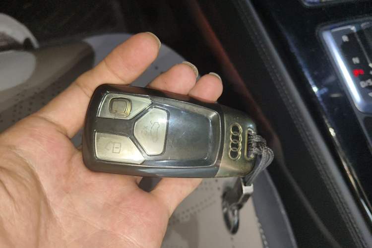 Used Audi A4L 2023 40 TFSI Luxury Dynamic Model Vehicle Key