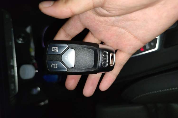 Used Audi A4L 2023 40 TFSI Luxury Dynamic Model Vehicle Key