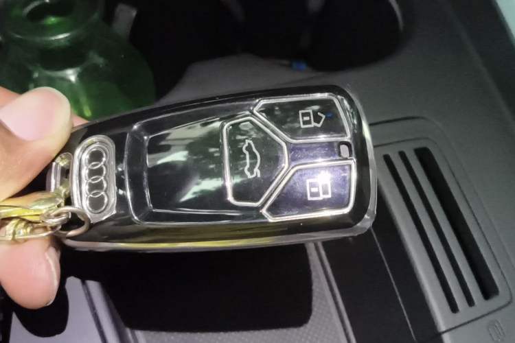 Used Audi A4L 2023 40 TFSI Fashion Dynamic Model Vehicle Key