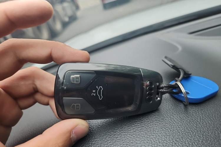 Used Audi A4L 2023 40 TFSI Luxury Dynamic Model Vehicle Key